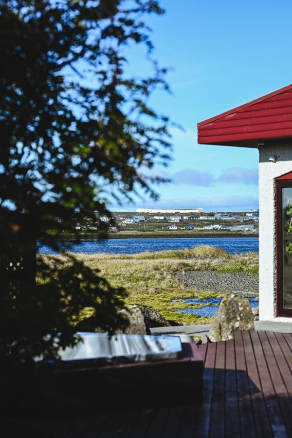 Alka - Cozy Room By The Sea With Private Hot Tub Njarthvik エクステリア 写真