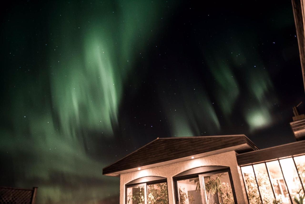 Alka - Cozy Room By The Sea With Private Hot Tub Njarthvik エクステリア 写真